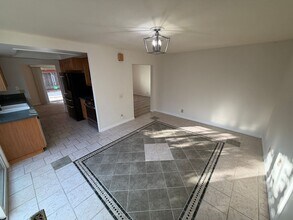 537 Covington Way in Livermore, CA - Foto de edificio - Building Photo