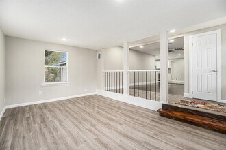 812 7th St N in Texas City, TX - Building Photo - Building Photo