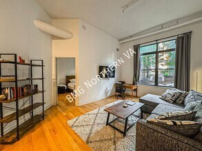 2220 Fairfax Dr in Arlington, VA - Foto de edificio - Building Photo