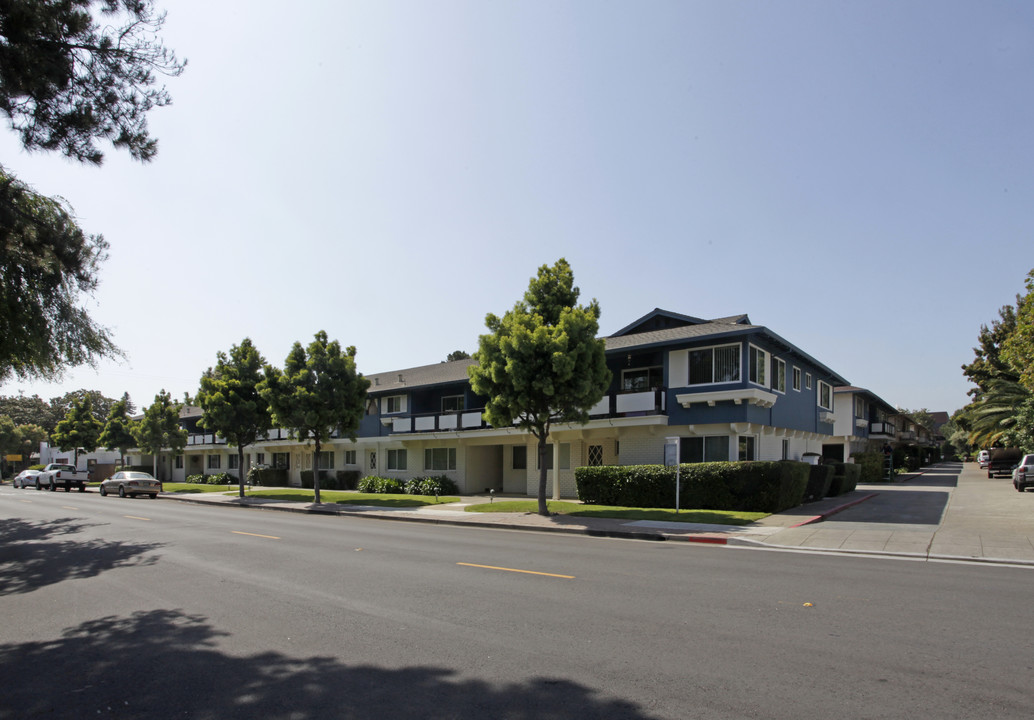 360 W Olive Ave in Sunnyvale, CA - Building Photo