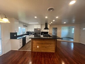 1770 Luxton St in Seaside, CA - Building Photo - Building Photo