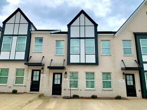 Townhome at The Mill - Opelika in Opelika, AL - Building Photo - Building Photo