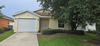12387 NE 51st Terrace in Wildwood, FL - Building Photo
