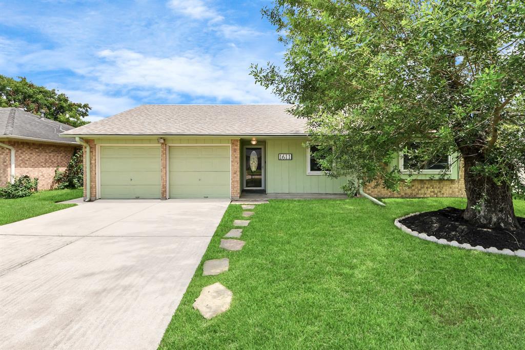 1611 Wildgrove Dr in Pasadena, TX - Building Photo