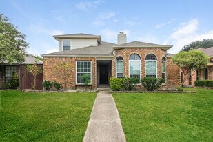 1208 Paintbrush St in Mesquite, TX - Building Photo