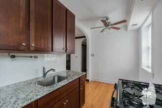 3620 N Marshfield Ave, Unit 3620-1B in Chicago, IL - Building Photo - Building Photo