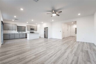 5905 Becklow Gdns Ave in Las Vegas, NV - Building Photo - Building Photo