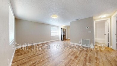 2515 30th Ave Dr E in Bradenton, FL - Building Photo - Building Photo