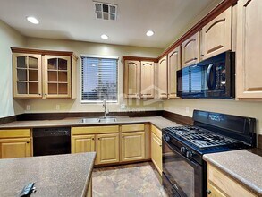 7592 W Ranchers Dr in Tucson, AZ - Building Photo - Building Photo