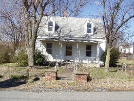 1108 3rd St in Altavista, VA - Building Photo