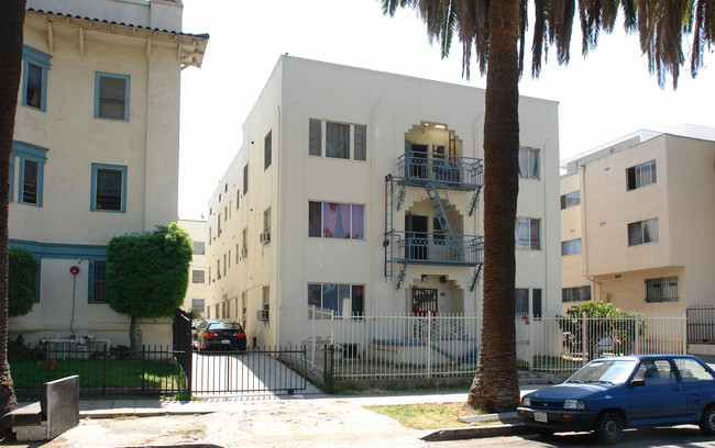 934 Arapahoe St in Los Angeles, CA - Foto de edificio - Building Photo