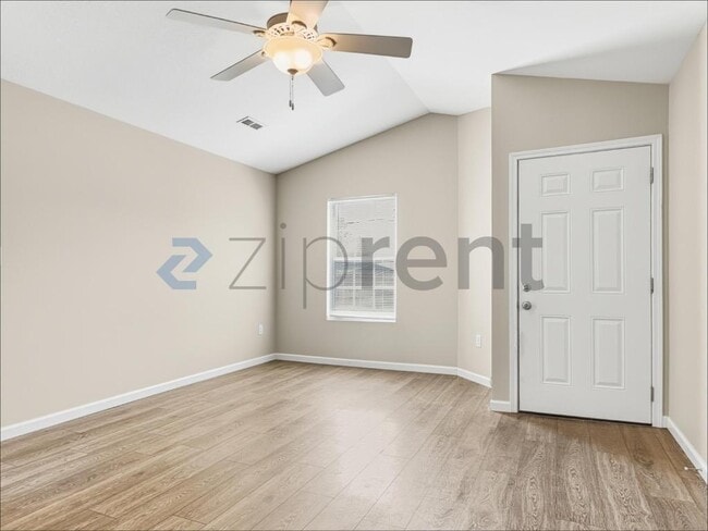 5200 Heins Rd NE in Knoxville, TN - Foto de edificio - Building Photo