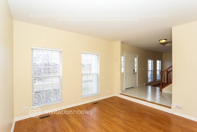 290 S Annandale Dr in Lake In The Hills, IL - Building Photo - Building Photo