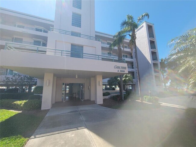 8000 Sailboat Key Blvd S in St Pete Beach, FL - Building Photo - Building Photo