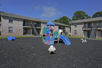 Jacksonville Heights Apartments Homes in Jacksonville, FL - Foto de edificio - Building Photo