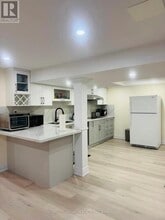 168 Timpson Dr in Aurora, ON - Building Photo - Building Photo