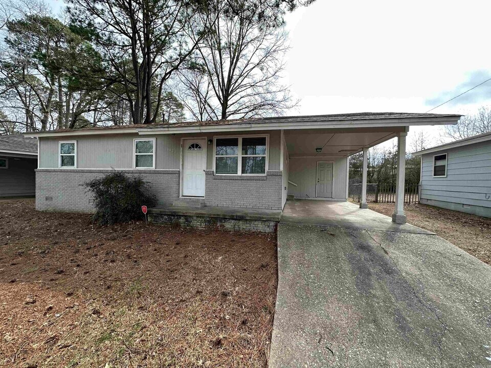 6921 Redwood Dr in Little Rock, AR - Building Photo