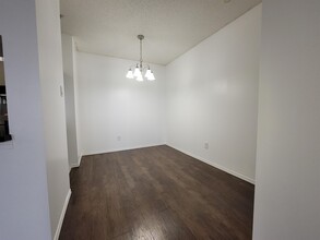 2430 Guardian Rd NW in Edmonton, AB - Building Photo - Building Photo