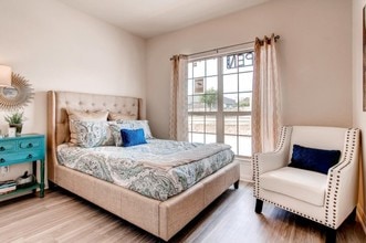 Double Eagle Townhomes in Hutto, TX - Foto de edificio - Building Photo