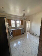 49 E Passaic Ave, Unit 2 in Rutherford, NJ - Building Photo - Building Photo