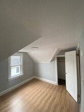 220 Hayward Pl, Unit Floor 2 in Wallington, NJ - Building Photo - Building Photo