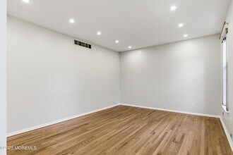 857 Woodbury Dr in Jackson Township, NJ - Building Photo - Building Photo