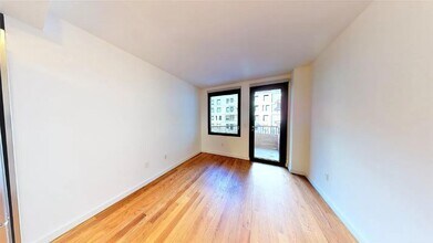 557 Hart St in Brooklyn, NY - Building Photo - Building Photo
