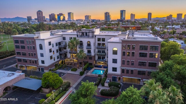 914 E Osborn Rd in Phoenix, AZ - Building Photo - Building Photo