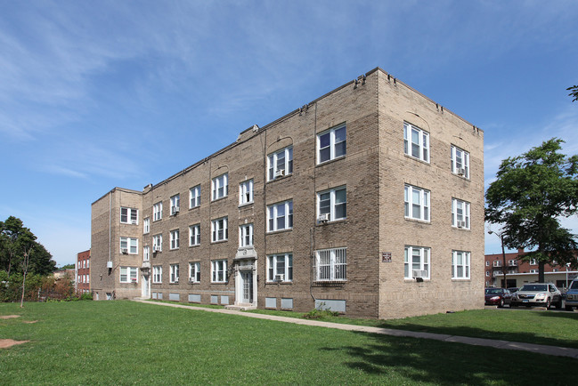 Washington Court Apartments