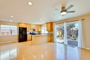 6186 Ellerbrook Way in San Jose, CA - Building Photo