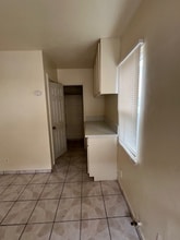112 S Eucalyptus Ave in Inglewood, CA - Building Photo - Building Photo