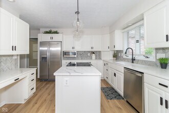 8429 Catamaran Dr in Indianapolis, IN - Building Photo - Building Photo