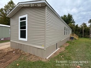 5030 E Broadway St in North Little Rock, AR - Building Photo - Building Photo