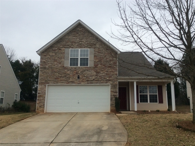 8730 Royal Bluff Dr in Charlotte, NC - Building Photo