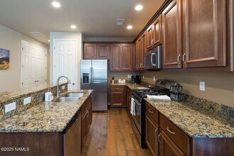 2860 W Pico Del Monte Cir in Flagstaff, AZ - Building Photo - Building Photo