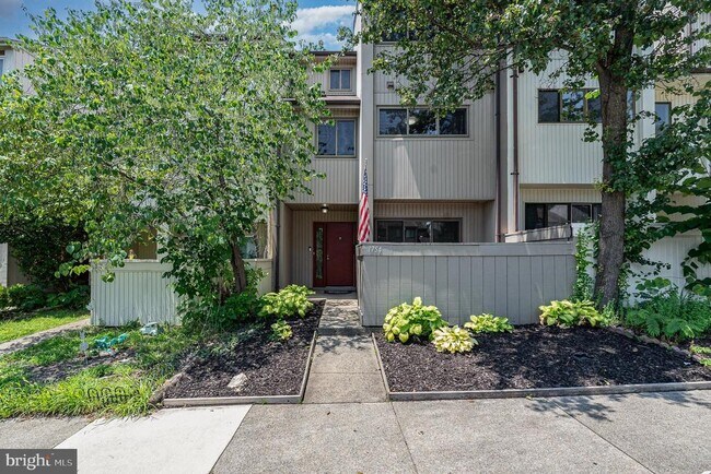 1754 Powder Horn Terrace in Woodbridge, VA - Building Photo - Building Photo