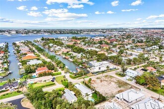 1437 Sandpiper St in Naples, FL - Building Photo - Building Photo