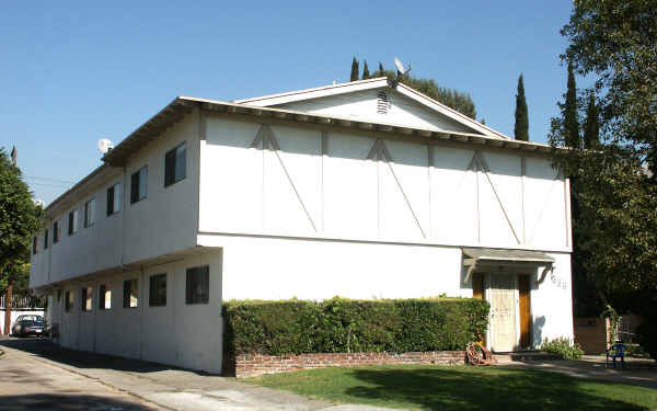 355 W Lomita Ave in Glendale, CA - Foto de edificio - Building Photo