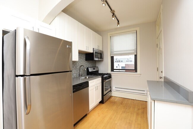2320.5 N Rockwell St in Chicago, IL - Building Photo - Building Photo