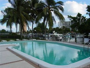 301 Poinciana Island Dr-Unit -701 in Sunny Isles Beach, FL - Building Photo - Building Photo