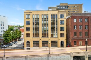 220 W Jackson Ave, Unit 404 in Knoxville, TN - Building Photo