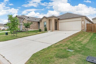 264 Perfect World Lp in Jarrell, TX - Building Photo - Building Photo
