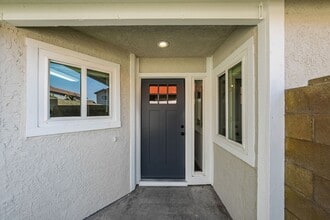 7254 Stoney Creek Dr in Highland, CA - Building Photo - Building Photo