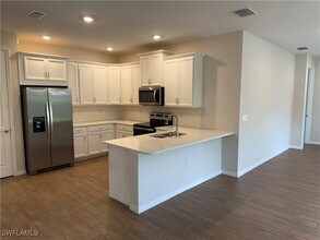 1273 Enbrook Lp in Naples, FL - Building Photo - Building Photo
