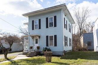 131 Park St in Bristol, CT - Foto de edificio - Building Photo
