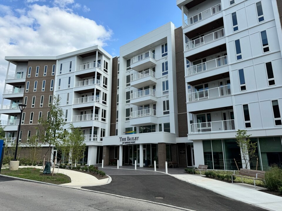 The Bailey at Bridgepark Active Adult Luxury in Dublin, OH - Foto de edificio