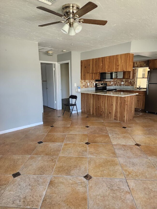 310 Hancock Bridge Pky in Cape Coral, FL - Building Photo - Building Photo