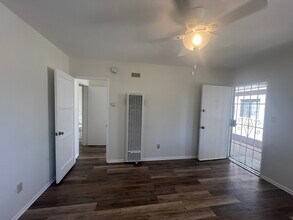 10743 Califa St in North Hollywood, CA - Building Photo - Building Photo