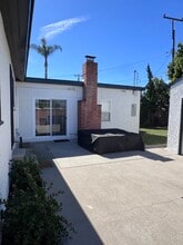 5845 Sunfield Ave in Lakewood, CA - Foto de edificio - Building Photo