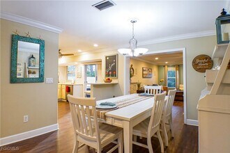 7189 Vassar Dr in Ft. Myers, FL - Building Photo - Building Photo